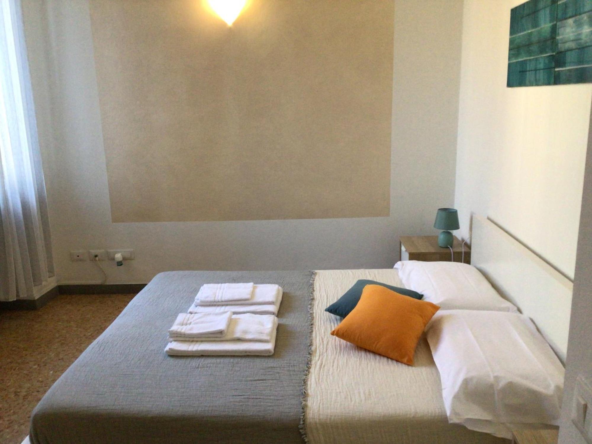 A Due Passi Da Giulietta-Casa Montecchi Verona Exterior foto